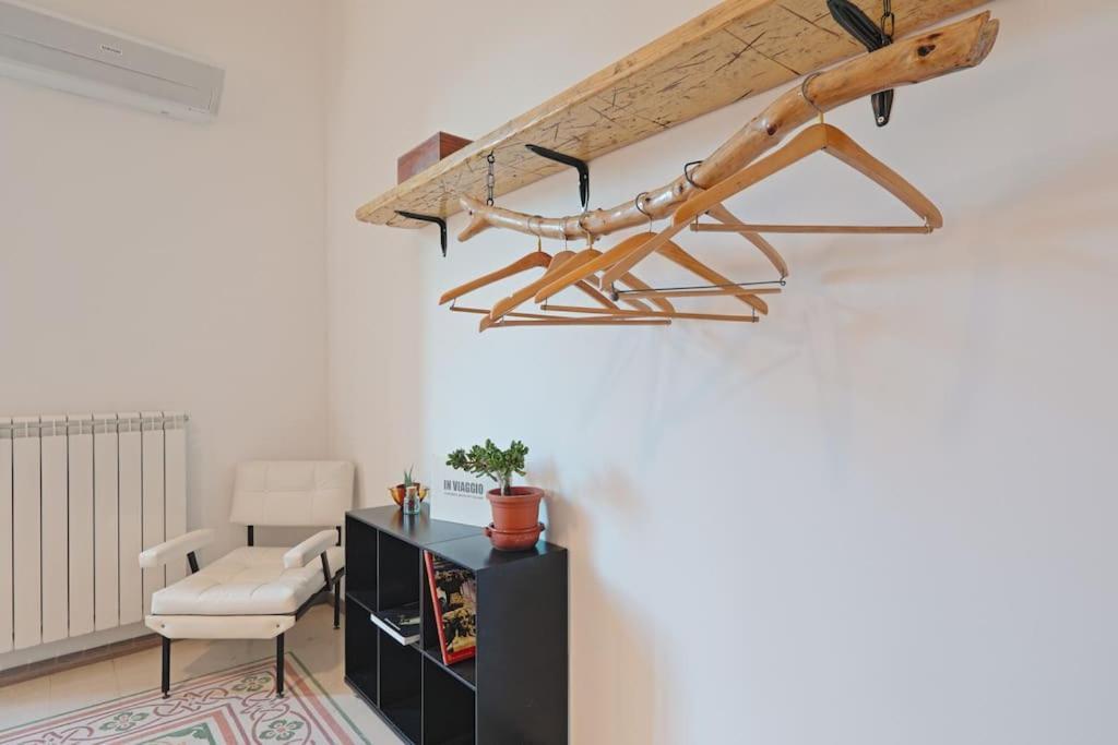 La Casuzza Del Borgo - Porto - Politeama Apartment Palermo Exterior photo